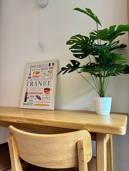 Charm Hostel At Pratumnak,,2 star