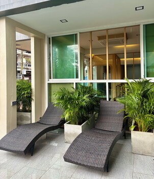 charm hostel at pratumnak