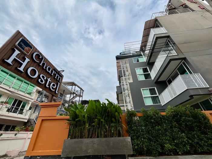 charm hostel at pratumnak