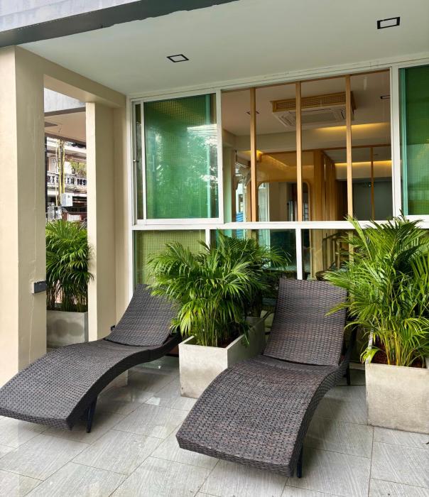 charm hostel at pratumnak