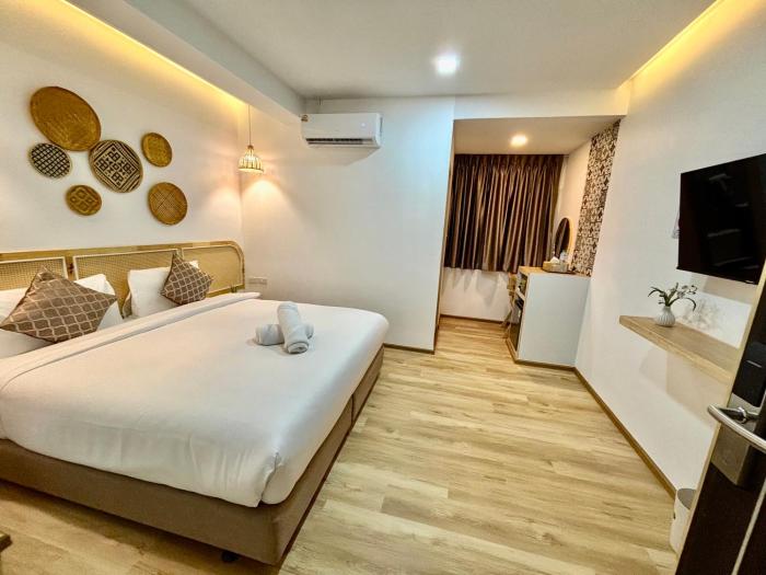 charm hostel at pratumnak