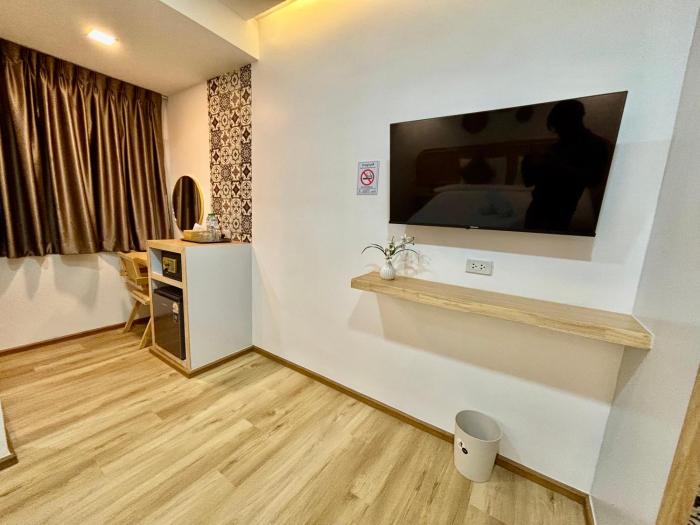 charm hostel at pratumnak