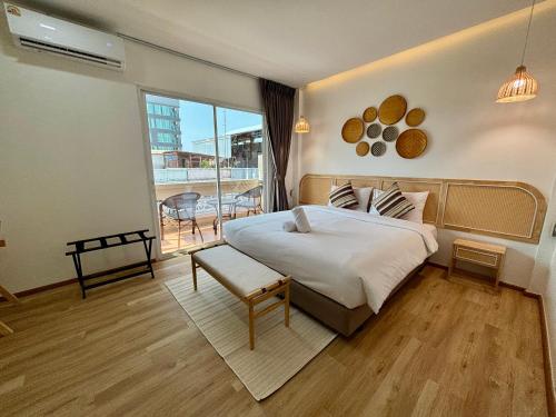 charm hostel at pratumnak