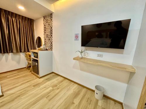 charm hostel at pratumnak