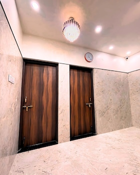 Hotel Aasi Inn,,2 star