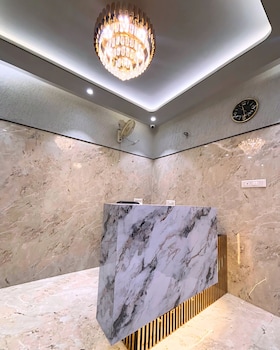 Hotel Aasi Inn,,2 star