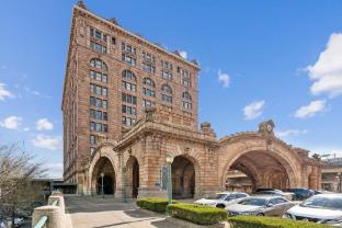 placemakr downtown pittsburgh at the pennsylvanian