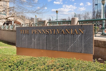 placemakr downtown pittsburgh at the pennsylvanian