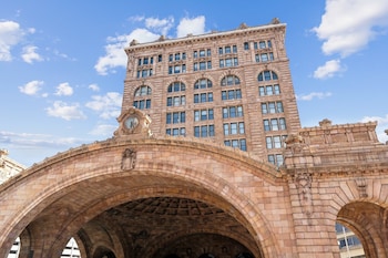placemakr downtown pittsburgh at the pennsylvanian