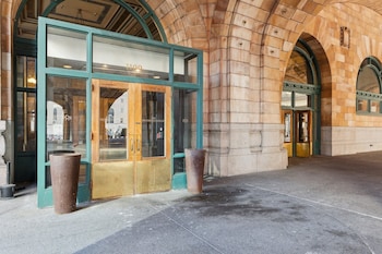 placemakr downtown pittsburgh at the pennsylvanian