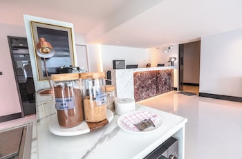 near don mueang hotel