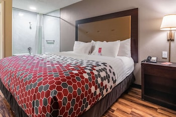 econo lodge hillsboro i 35