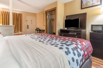 econo lodge hillsboro i 35