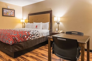 econo lodge hillsboro i 35