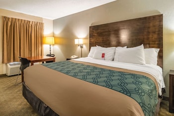 econo lodge hillsboro i 35