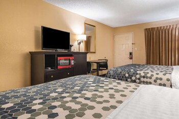econo lodge hillsboro i 35