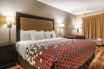 econo lodge hillsboro i 35