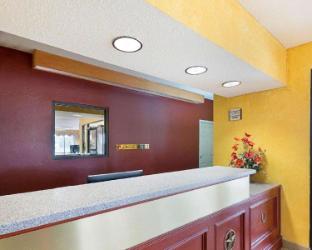econo lodge hillsboro i 35