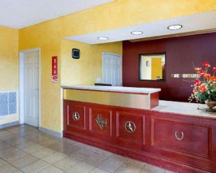 econo lodge hillsboro i 35