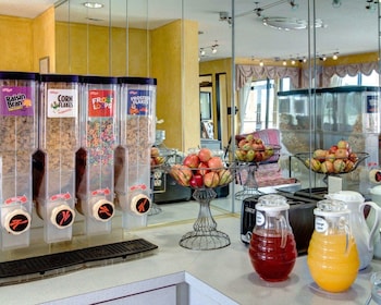 econo lodge hillsboro i 35