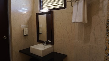 sinclairs palace retreat udaipur