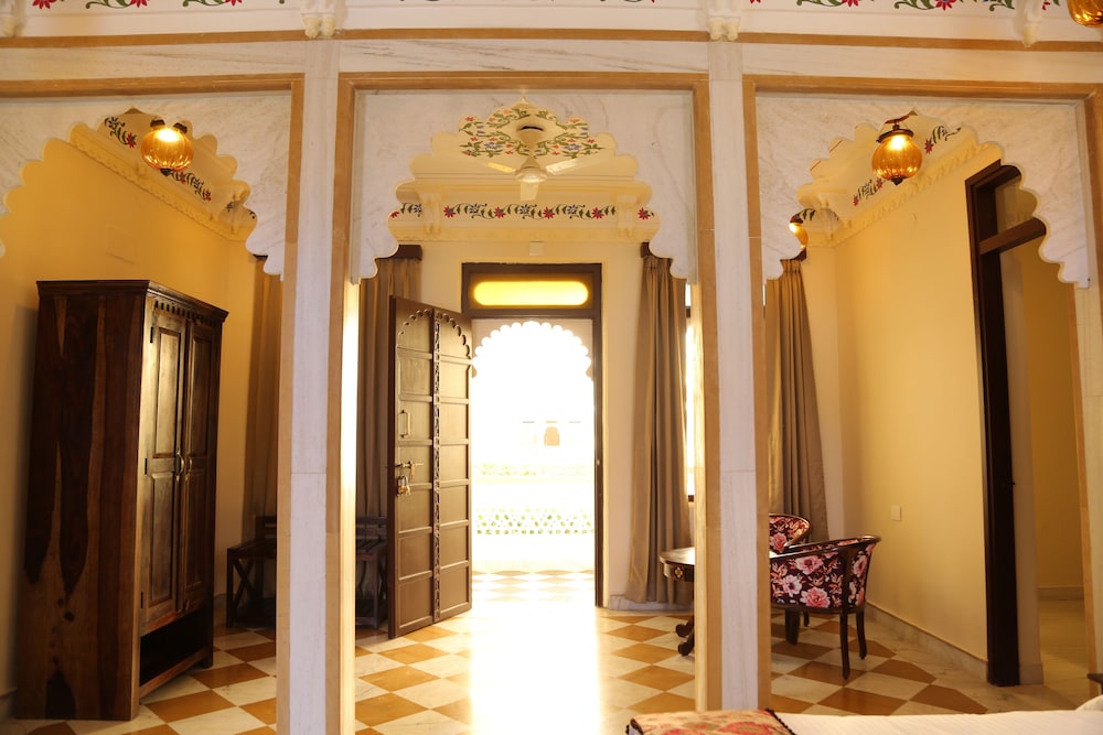 sinclairs palace retreat udaipur