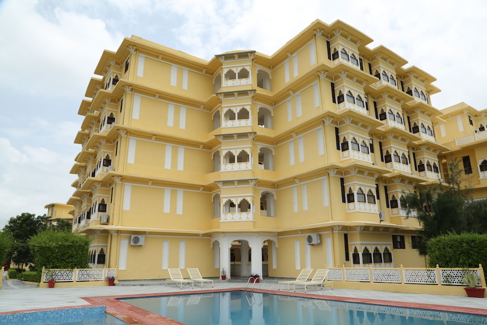 sinclairs palace retreat udaipur