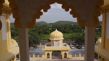 sinclairs palace retreat udaipur