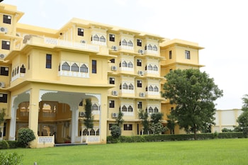 sinclairs palace retreat udaipur