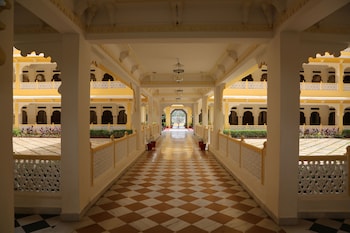 sinclairs palace retreat udaipur