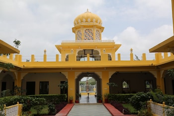 sinclairs palace retreat udaipur