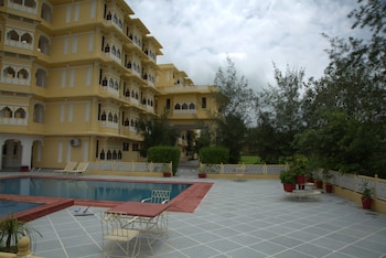 sinclairs palace retreat udaipur