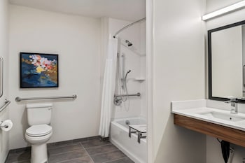 Everhome Suites Portsmouth - Newington,,2 star