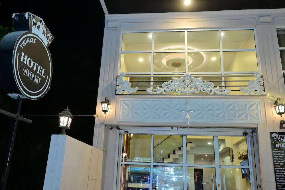 hotel twinkle regency