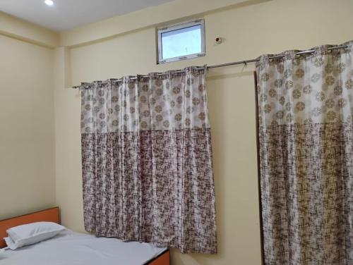 geeta teerth guest house