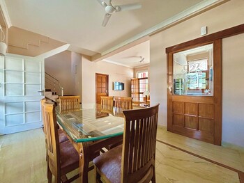 Luxury 4 Bedroom's Independent Villa,,3 star