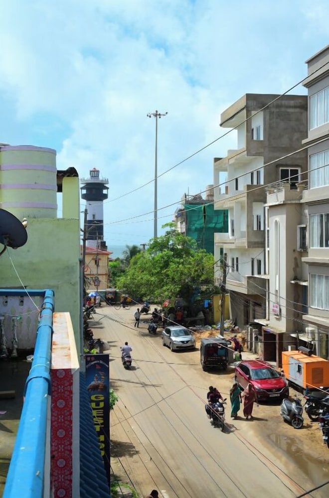 dhamstay hotel padoshi near beach puri