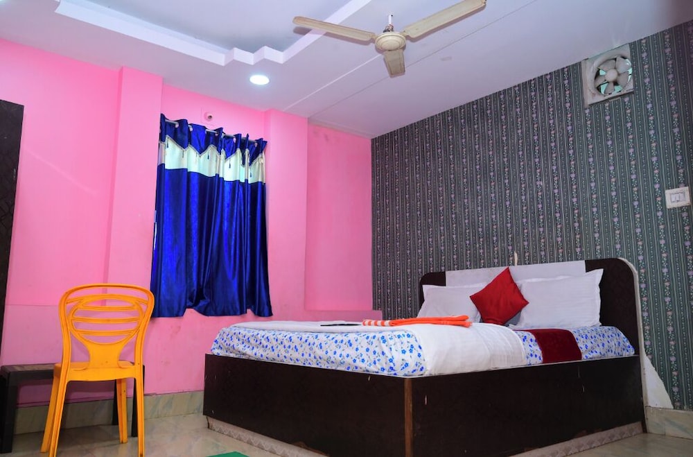 dhamstay hotel padoshi near beach puri