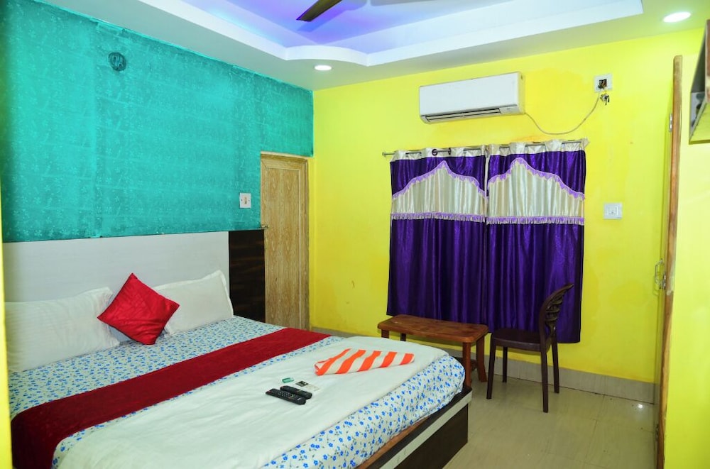 dhamstay hotel padoshi near beach puri