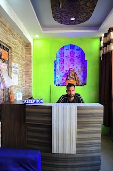 dhamstay hotel padoshi near beach puri