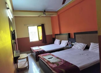 dhamstay hotel samrat palace near beach