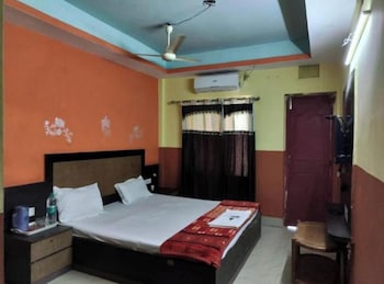 dhamstay hotel samrat palace near beach