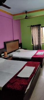 dhamstay hotel samrat palace near beach