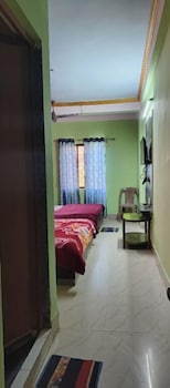 dhamstay hotel samrat palace near beach