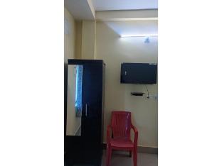 dhamstay hotel samrat palace near beach