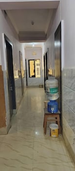 dhamstay hotel samrat palace near beach