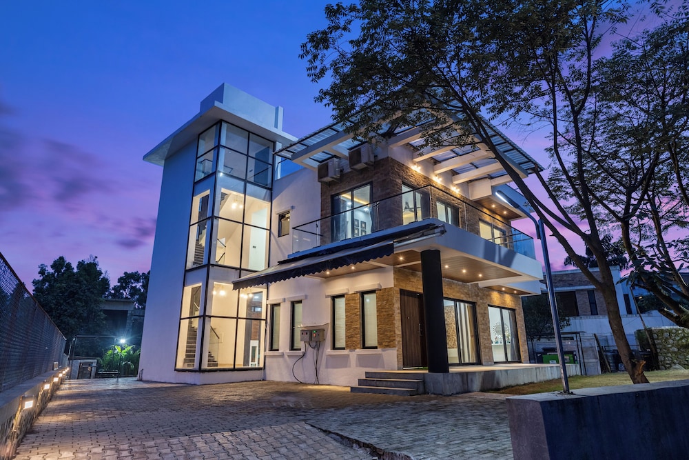 stay leisurely villa portia lonavala