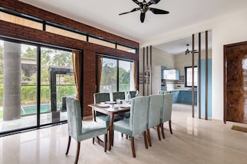 stay leisurely villa portia lonavala