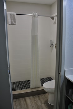 Hummingbird Hotel,,2 star