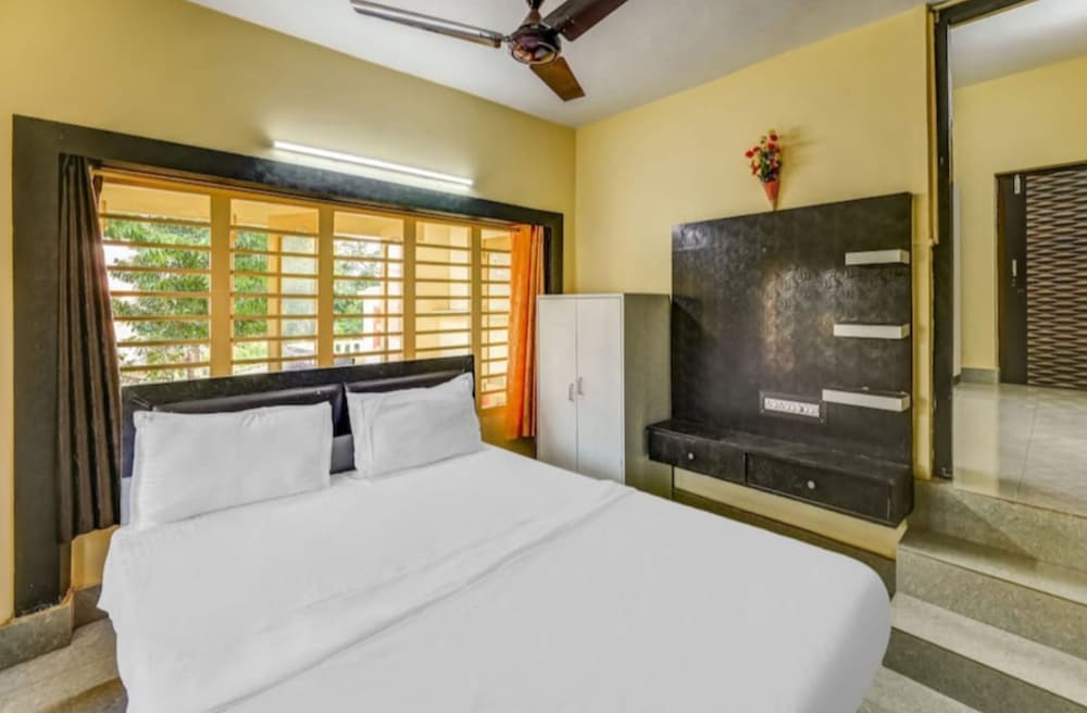 dhamstay hotel moon near niladri beach